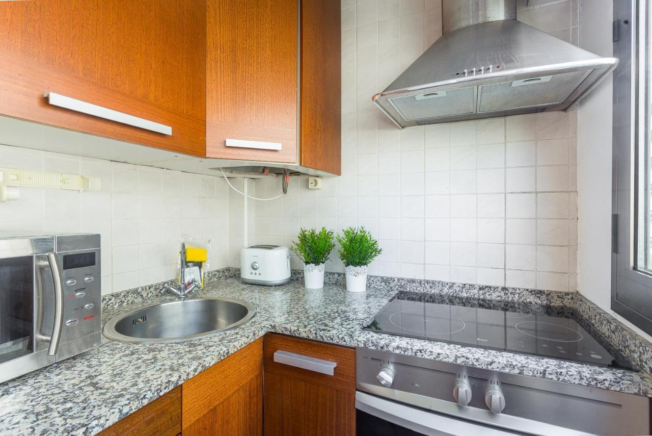 Lodging Apartments Illa Diagonal Барселона Екстериор снимка