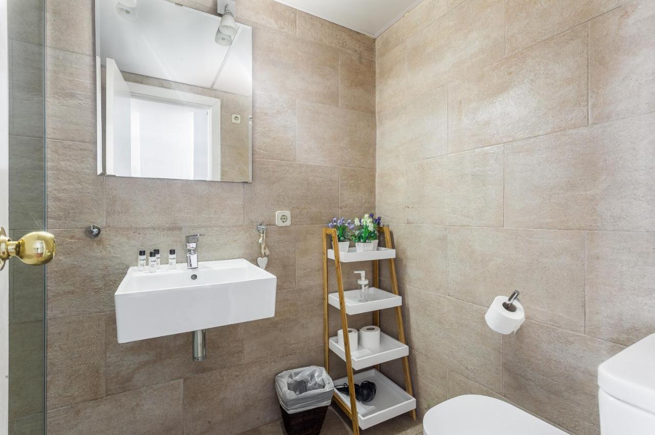 Lodging Apartments Illa Diagonal Барселона Екстериор снимка